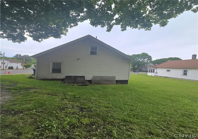 Photo 4 of Sale Pending at 513 Rowland St, Syracuse, NY 13204 | MLS# S1687560 | Listing updated on 2026-08-20