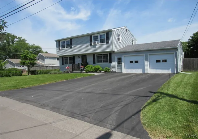 Photo 2 of Sale Pending at 412 Stillwell Cir, East Syracuse, NY 13057 | MLS# S1687957 | Listing updated on 2026-08-26