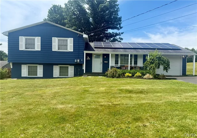 Photo 3 of Single family home for sale at 2003 Holly St, Rome, NY 13440 | MLS# S1687768 | Listing updated on 2026-08-05