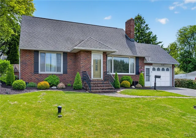 Photo 2 of Single family home for sale at 115 Marian Dr, Syracuse, NY 13219 | MLS# S1688002 | Listing updated on 2026-08-29