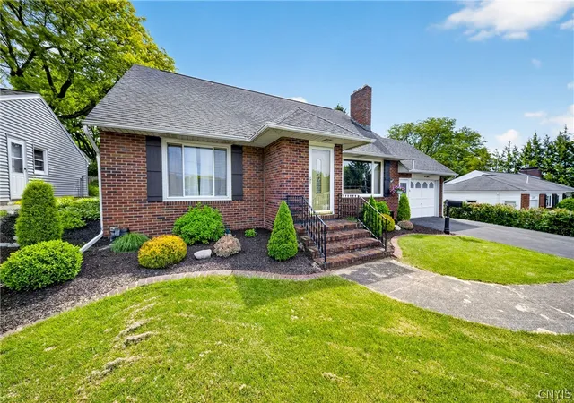 Photo 3 of Single family home for sale at 115 Marian Dr, Syracuse, NY 13219 | MLS# S1688002 | Listing updated on 2026-08-29