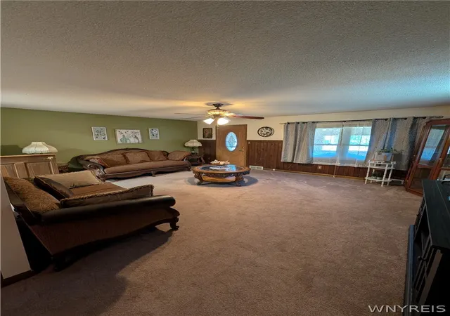 Photo 3 of Single family home for sale at 5791 Elmhurst Rd, Lake View, NY 14085 | MLS# B1687861 | Listing updated on 2026-08-27