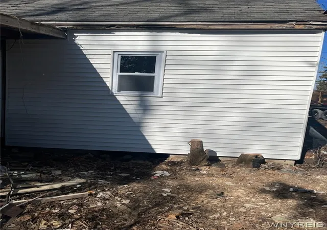 Photo 3 of Sale Pending at 1509 Lafayette Ave, Niagara Falls, NY 14305 | MLS# B1688101 | Listing updated on 2026-09-10