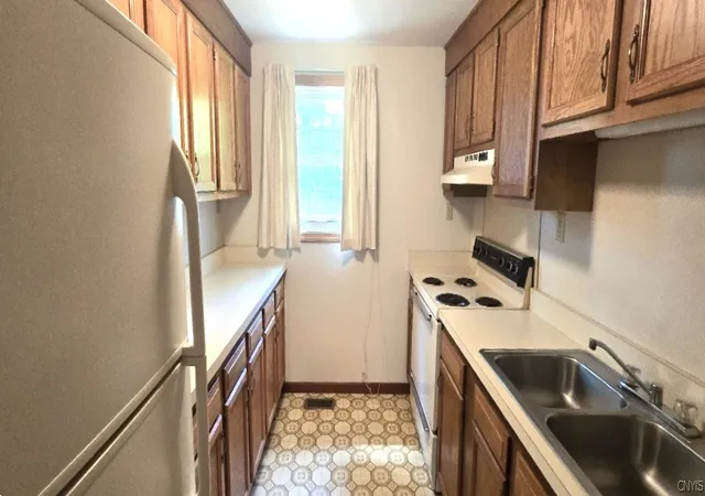 Photo 3 of Sale Pending at 8361 Sextant Dr, Baldwinsville, NY 13027 | MLS# S1688093 | Listing updated on 2026-09-03