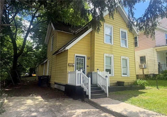 Photo 2 of Sale Pending at 121 Maurice Ave, Syracuse, NY 13207 | MLS# S1688159 | Listing updated on 2026-08-31
