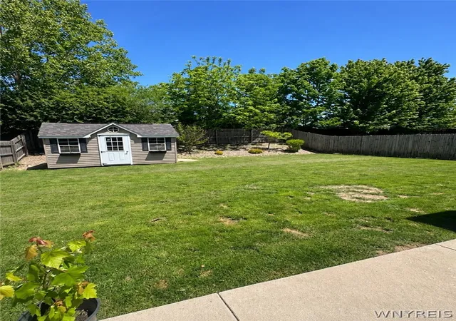 Photo 4 of Sale Pending at 11 Scooter Ln, Hamburg, NY 14075 | MLS# B1687105 | Listing updated on 2026-09-04