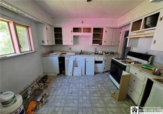 Photo 4 of Single family home for sale at 13 Linden Ave, Jamestown, NY 14701 | MLS# R1687605 | Listing updated on 2026-08-27