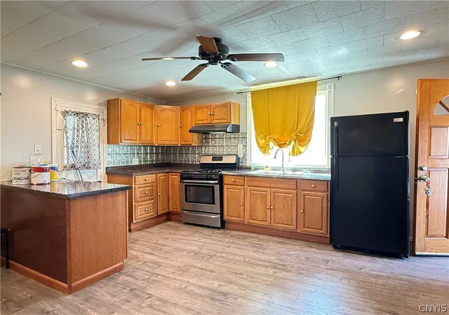 Photo 2 of Sale Pending at 310 Beecher St, Syracuse, NY 13203 | MLS# S1688255 | Listing updated on 2026-09-10