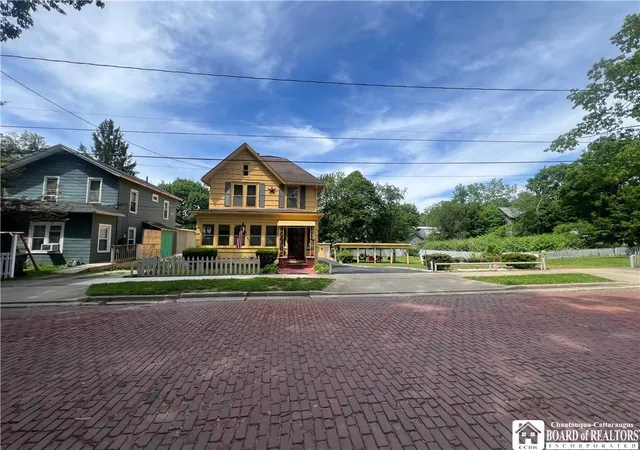 Photo 2 of Sale Pending at 18 W 10th Street, Jamestown, NY 14701 | MLS# R1687894 | Listing updated on 2026-09-08