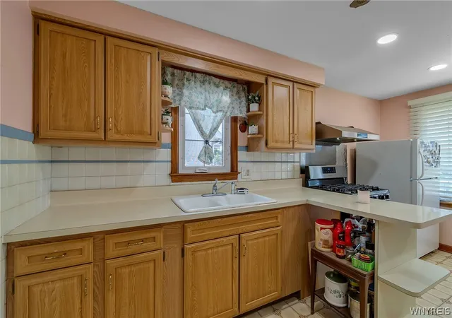 Photo 4 of Sale Pending at 138 Mcnaughton Ave, Buffalo, NY 14225 | MLS# B1688226 | Listing updated on 2026-08-26