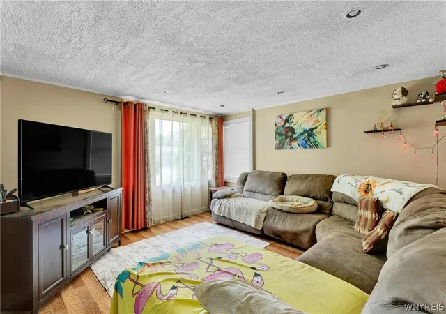 Photo 3 of Single family home for sale at 15 Hillcrest Dr, Amherst, NY 14226 | MLS# B1687634 | Listing updated on 2026-09-13