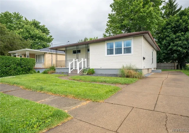 Photo 2 of Sale Pending at 122 Edison St, Buffalo, NY 14218 | MLS# B1687879 | Listing updated on 2026-09-14