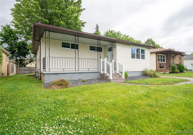 Photo 3 of Sale Pending at 122 Edison St, Buffalo, NY 14218 | MLS# B1687879 | Listing updated on 2026-09-14