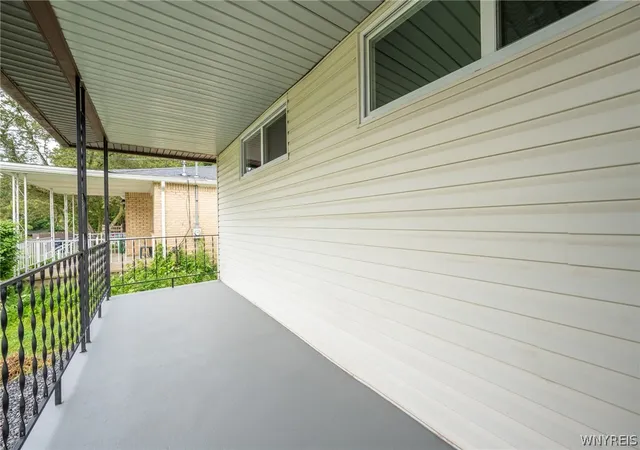 Photo 4 of Sale Pending at 122 Edison St, Buffalo, NY 14218 | MLS# B1687879 | Listing updated on 2026-09-14