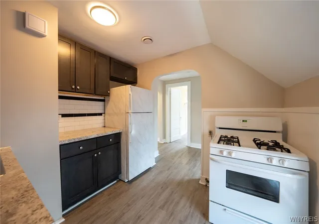 Listing Photo 4 - Condo for sale in building located at 15 Andrews Ave, Buffalo, NY 14225
