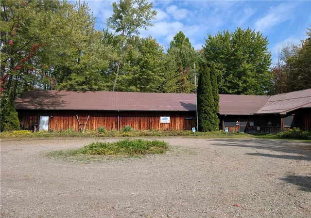 Photo 2 of Single family home for sale at 451 Lawrence Rd, Brockport, NY 14420 | MLS# R1689019 | Listing updated on 2026-08-31