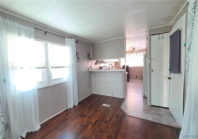 Photo 3 of Manufactured home for sale at 185 Laurelwood Ave, Lockport, NY 14094 | MLS# B1688935 | Listing updated on 2026-08-04