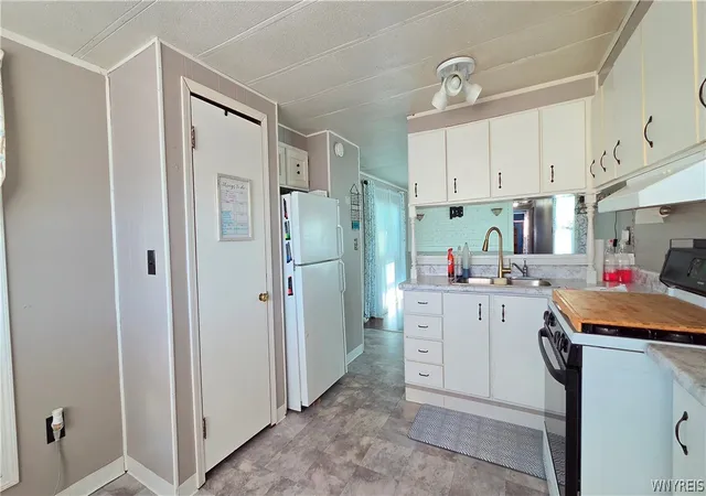 Photo 4 of Manufactured home for sale at 185 Laurelwood Ave, Lockport, NY 14094 | MLS# B1688935 | Listing updated on 2026-08-04