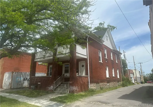 Photo 3 of Multi family home for sale at 639 16th Street, Niagara Falls, NY 14301 | MLS# B1688517 | Listing updated on 2026-08-26