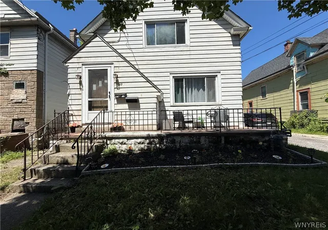 Photo 2 of Sale Pending at 30 Hobart St, Buffalo, NY 14206 | MLS# B1687949 | Listing updated on 2026-08-15