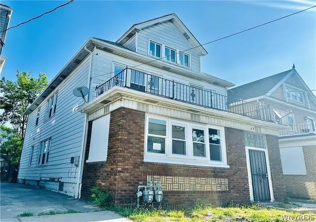 Photo 2 of Sale Pending at 67 Holmes St, Buffalo, NY 14207 | MLS# B1689667 | Listing updated on 2026-08-20