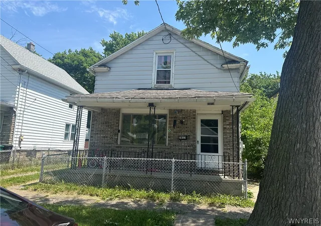 Photo 1 of Single family home for sale at 2813 10th Street, Niagara Falls, NY 14305 | MLS# B1689779 | Listing updated on 2026-08-26