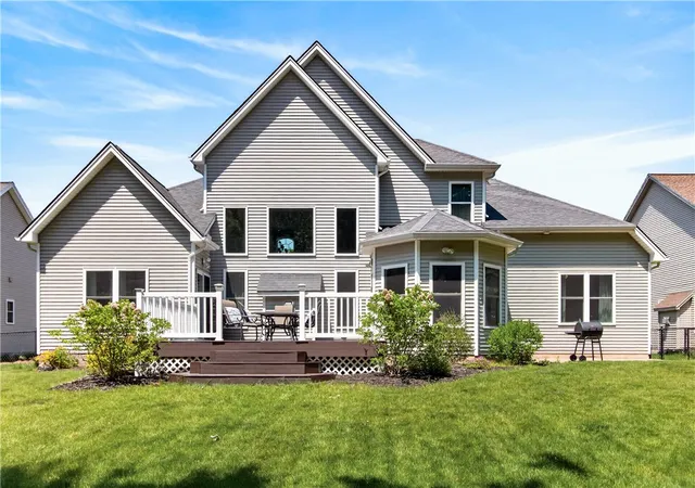 Photo 3 of Sale Pending at 267 Dove Tree Ln, Rochester, NY 14626 | MLS# R1689793 | Listing updated on 2026-08-28