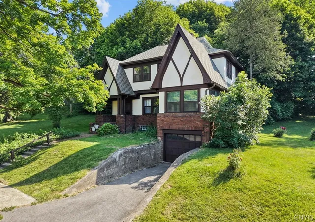 Photo 2 of Single family home for sale at 303 05 Barrington Rd, Syracuse, NY 13214 | MLS# S1689472 | Listing updated on 2026-08-18