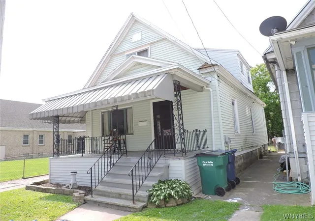 Photo 3 of Sale Pending at 125 Ludington St, Buffalo, NY 14206 | MLS# B1689625 | Listing updated on 2026-08-28