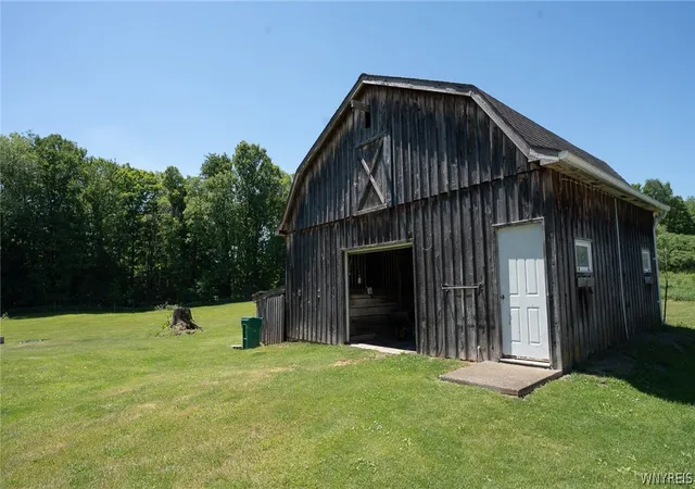 Photo 4 of Sale Pending at 12750 Van Slyke Rd, East Concord, NY 14055 | MLS# B1690005 | Listing updated on 2026-08-18