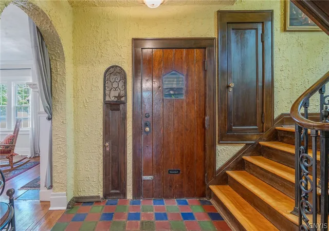 Photo 4 of Sale Pending at 109 Euclid Ter, Syracuse, NY 13210 | MLS# S1688674 | Listing updated on 2026-08-19
