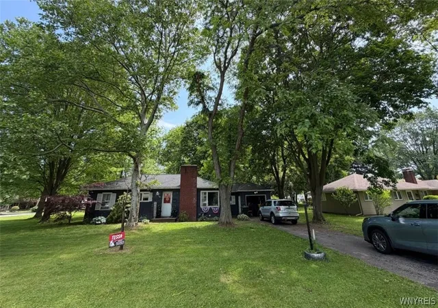 Photo 1 of Sale Pending at 18 Woodline Dr, Penfield, NY 14526 | MLS# B1690032 | Listing updated on 2026-08-21