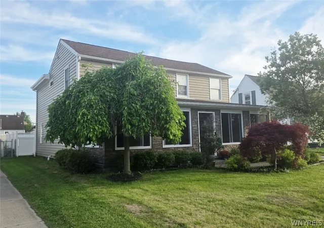 Photo 1 of Sale Pending at 7 Lindbergh Ct, Buffalo, NY 14225 | MLS# B1689894 | Listing updated on 2026-09-02