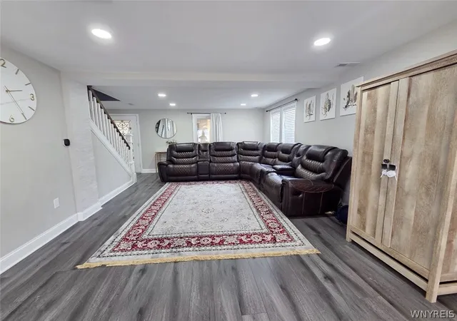 Photo 3 of Sale Pending at 7 Lindbergh Ct, Buffalo, NY 14225 | MLS# B1689894 | Listing updated on 2026-09-02