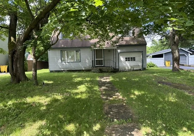 Photo 1 of Single family home for sale at 832 Maple Ave, Elmira, NY 14904 | MLS# R1689672 | Listing updated on 2026-09-03