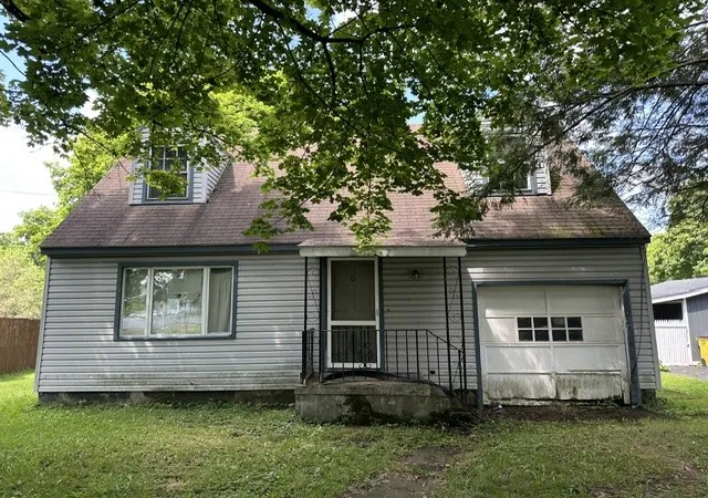 Photo 2 of Single family home for sale at 832 Maple Ave, Elmira, NY 14904 | MLS# R1689672 | Listing updated on 2026-09-03