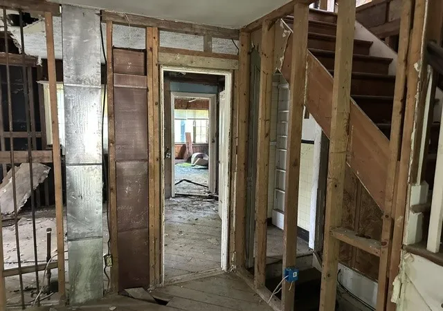 Photo 3 of Single family home for sale at 832 Maple Ave, Elmira, NY 14904 | MLS# R1689672 | Listing updated on 2026-09-03