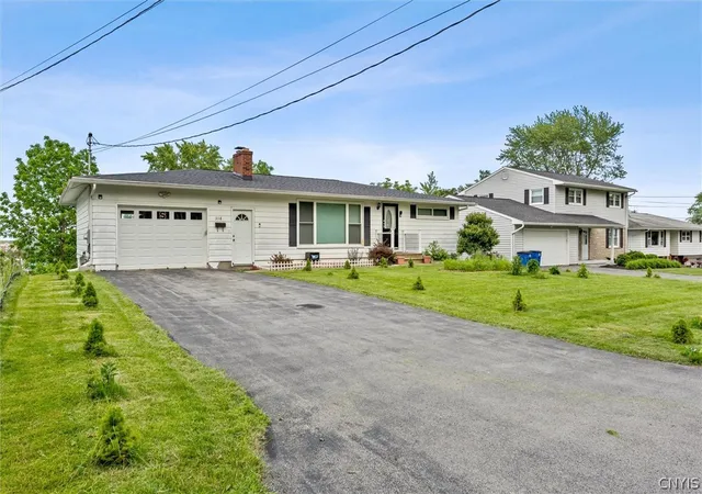 Photo 2 of Sale Pending at 308 Stanton Dr, Syracuse, NY 13214 | MLS# S1689587 | Listing updated on 2026-08-20