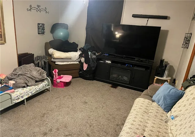 Photo 3 of Single family home for sale at 181 Chestnut St, Oneonta, NY 13820 | MLS# R1690219 | Listing updated on 2026-08-19