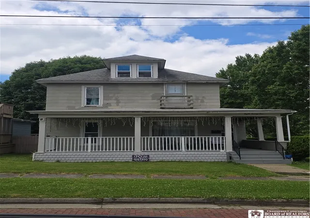Photo 1 of Single family home for sale at 821 Lafayette St, Jamestown, NY 14701 | MLS# R1690735 | Listing updated on 2026-08-18