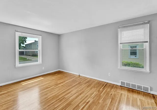 Photo 4 of Sale Pending at 145 Kenview Ave, Buffalo, NY 14217 | MLS# B1690767 | Listing updated on 2026-08-19