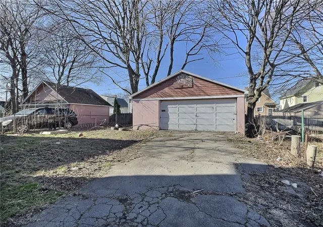 Photo 2 of Sale Pending at 190 Weaver St, Rochester, NY 14621 | MLS# R1690744 | Listing updated on 2026-08-23
