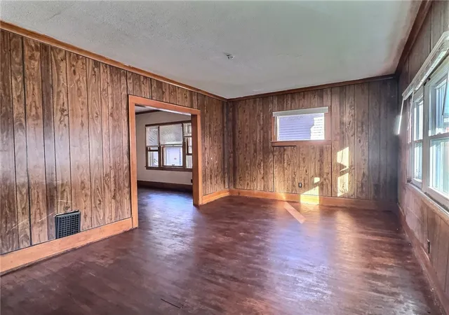 Photo 3 of Sale Pending at 190 Weaver St, Rochester, NY 14621 | MLS# R1690744 | Listing updated on 2026-08-23