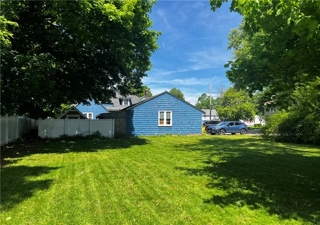 Photo 3 of Single family home for sale at 404 Riverside Ave, Elmira, NY 14904 | MLS# R1690080 | Listing updated on 2026-09-14