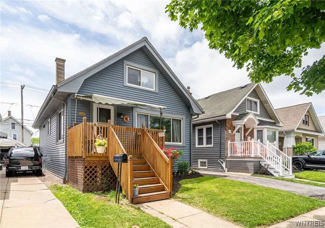 Photo 3 of Sale Pending at 251 Parkwood Ave, Buffalo, NY 14217 | MLS# B1690604 | Listing updated on 2026-09-02