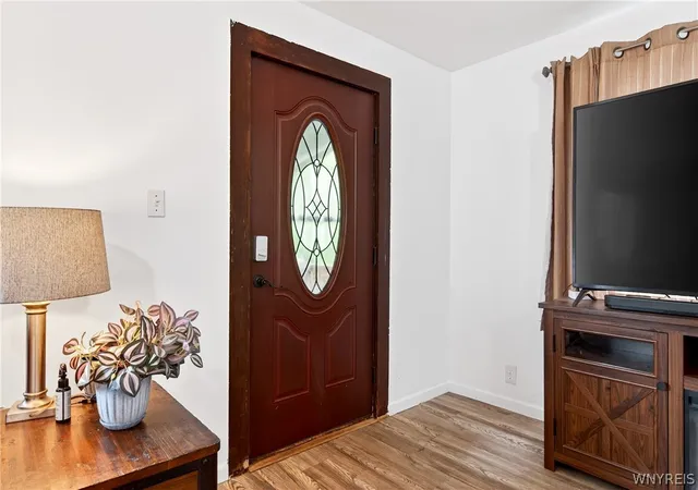 Photo 4 of Sale Pending at 251 Parkwood Ave, Buffalo, NY 14217 | MLS# B1690604 | Listing updated on 2026-09-02