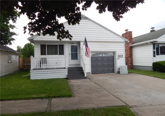 Photo 2 of Sale Pending at 217 Briggs St, Syracuse, NY 13208 | MLS# S1690877 | Listing updated on 2026-08-11