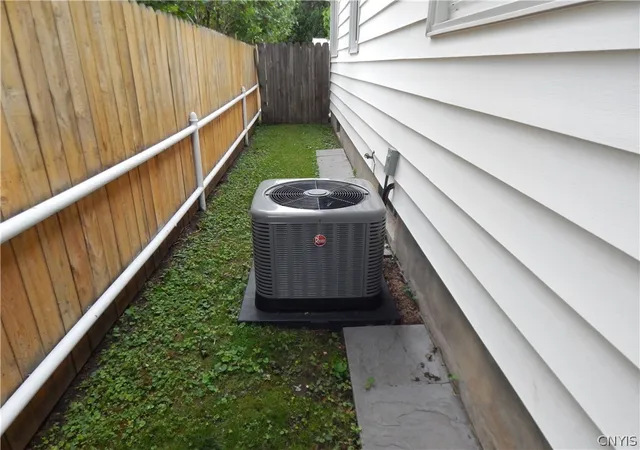 Photo 4 of Sale Pending at 217 Briggs St, Syracuse, NY 13208 | MLS# S1690877 | Listing updated on 2026-08-11
