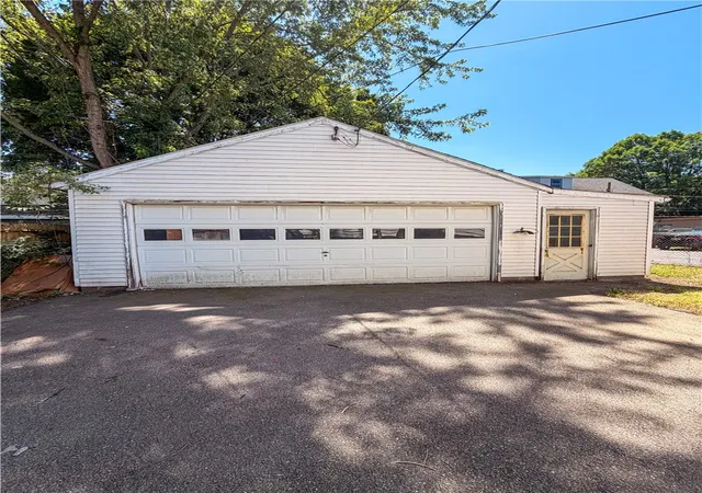 Photo 3 of Sale Pending at 799 Atlantic Ave, Rochester, NY 14609 | MLS# R1688379 | Listing updated on 2026-08-31