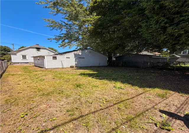 Photo 4 of Sale Pending at 799 Atlantic Ave, Rochester, NY 14609 | MLS# R1688379 | Listing updated on 2026-08-31